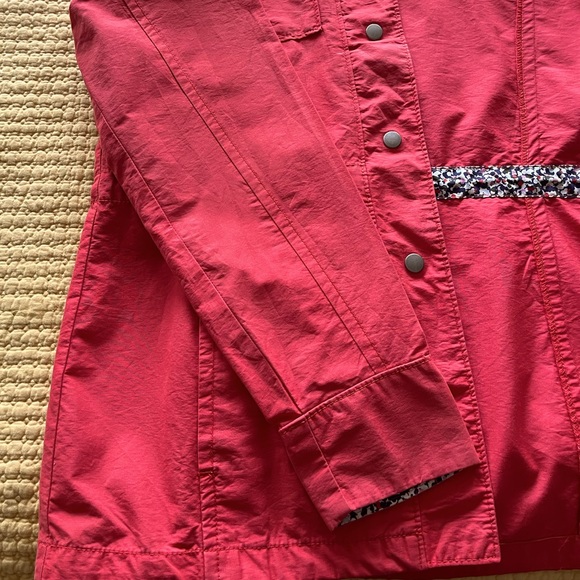 🌺Columbia Spring/Summer Coral Coloured Jacket - Picture 5 of 16